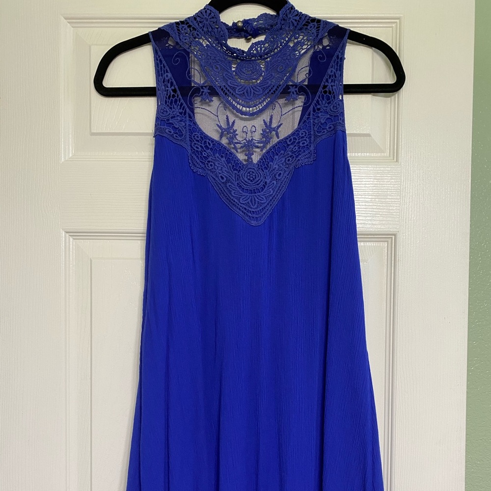 blue dress